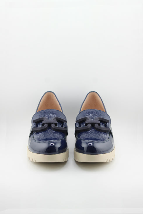 Wonders Chain Detail Patent Wedge Loafer